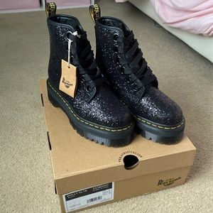 NWT Dr. Martens Molly Glitter